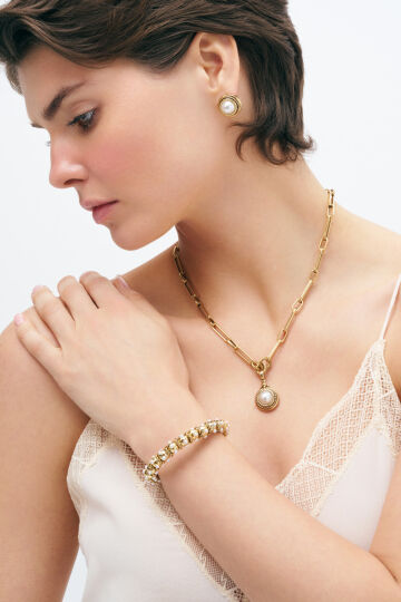 Casual Gold Plated Pearl Charm Chain Necklace - (1)