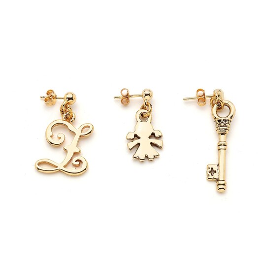 CHARM LETTER EARRING