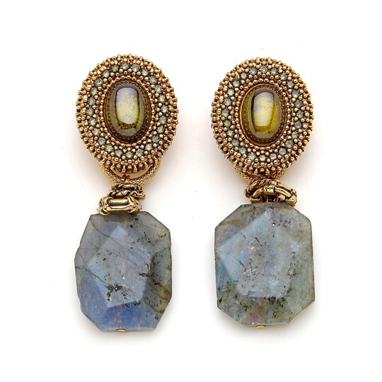 CHARMING LOVE EARRING