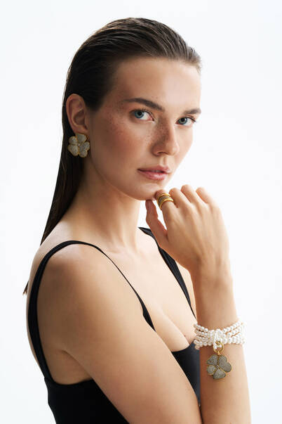 Clover Zircon Gold Plated Clip-On Earrings - 3