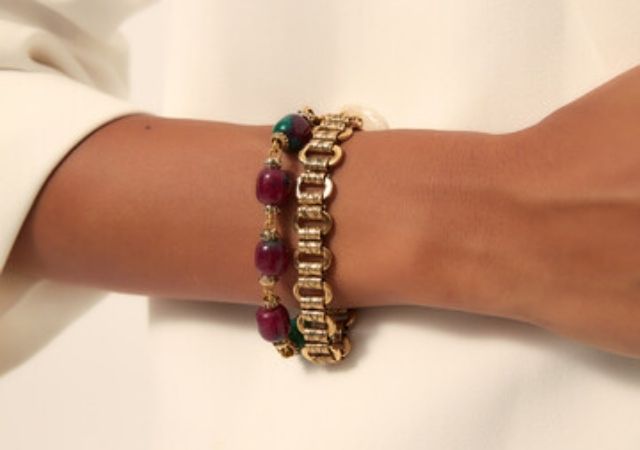 Doğal Taş Bileklik Hangi Kola Takılır?