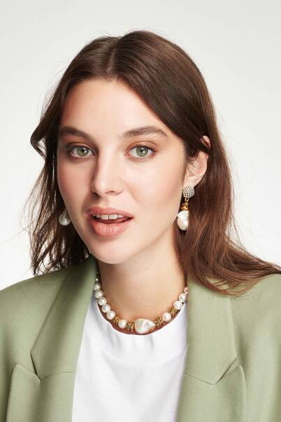 Duches Pearl Pinned Earrings - 4