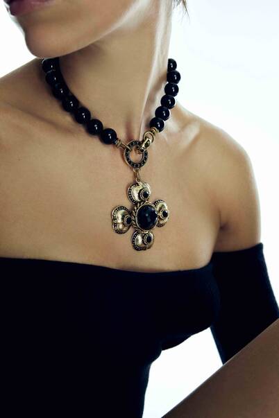 Eve Onyx Gold Plated Clover Charm Necklace - 2