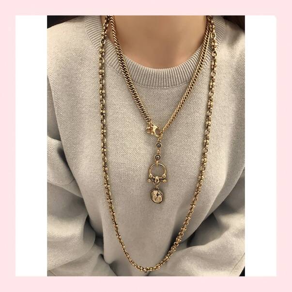 HOTTIE NECKLACE - 3