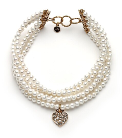IN LOVE WITH PEARLS NECKLACE