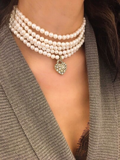 IN LOVE WITH PEARLS NECKLACE