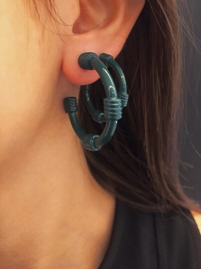 IVY HOOP EARRING