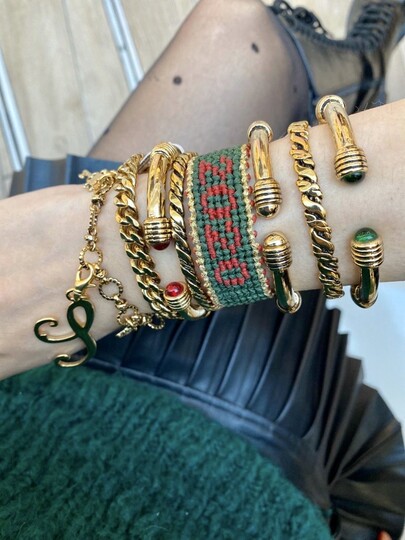 BRACELET