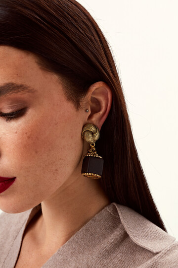AINE EARRING