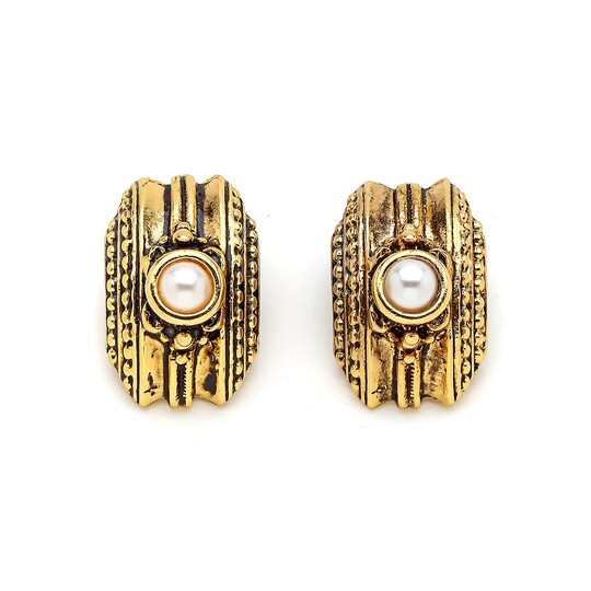 SINGLE GRAIN EARRING