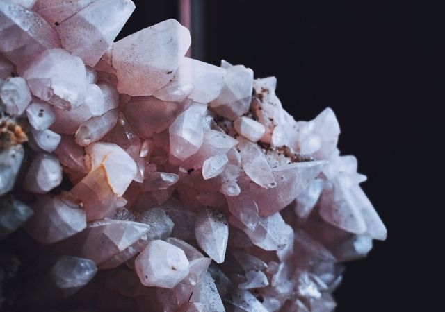 Kuvars Taşı Renk Değiştirir Mi?