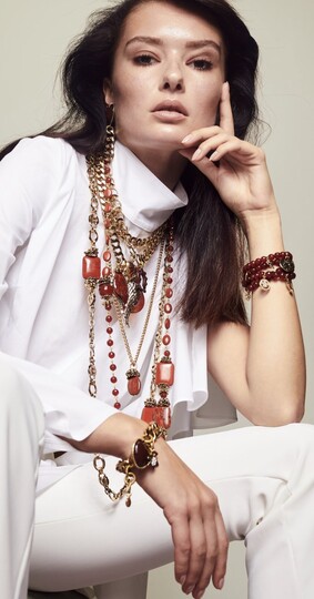 LAURA AKIK CHARM BRACELET