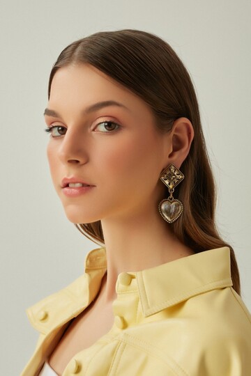 LOVE STAR EARRING