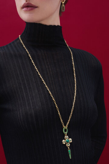 Lucky Point Malachite Natural Stone Clover Charm Gold Plated Chain Necklace - (1)