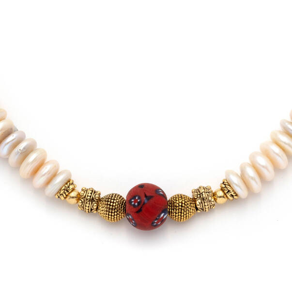 Rounded Pearl Necklace - 2