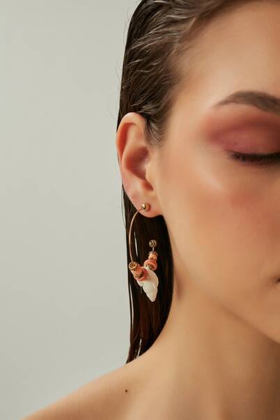 Shell Hoop Pinned Earrings - 4