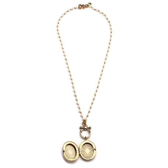 SHINE WITH PEARLS INCI NECKLACE