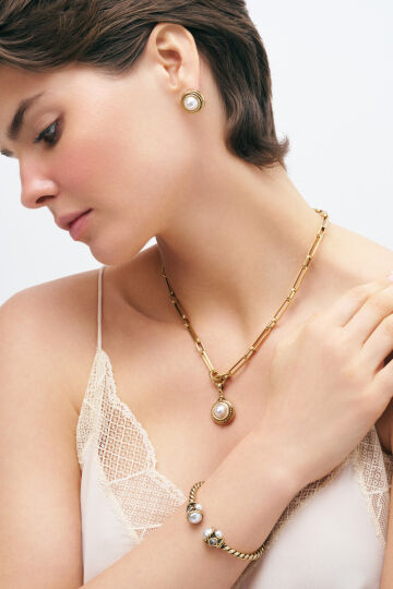 Soulfull Pearl Pinned Earrings - (1)